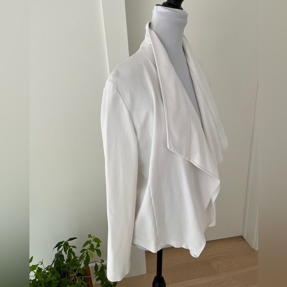 CHICO’S Open Front Waterfall Collar White Jacket Blazer Elastic Back Detail - Picture 6 of 15